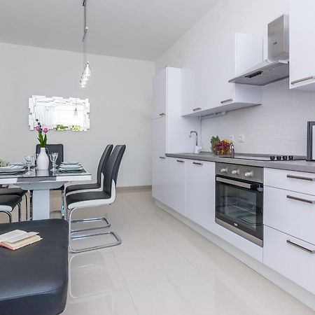 Apartments Marko Sukošan Buitenkant foto