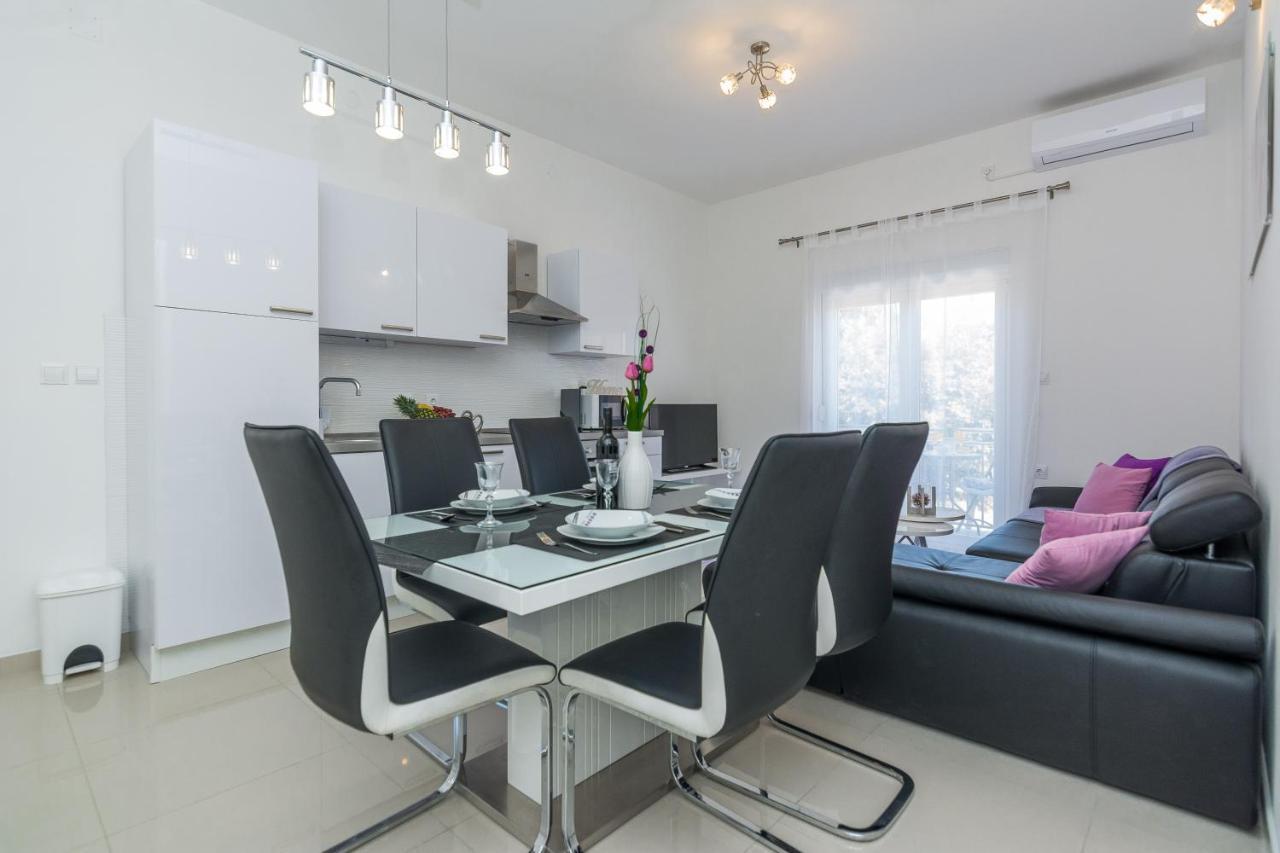 Apartments Marko Sukošan Buitenkant foto