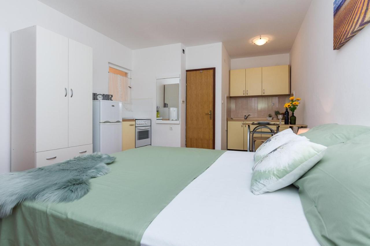 Apartments Marko Sukošan Buitenkant foto