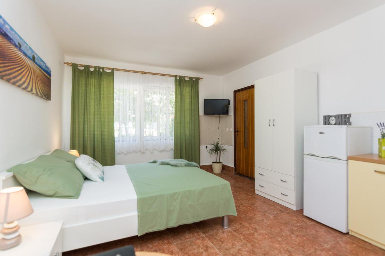 Apartments Marko Sukošan Buitenkant foto