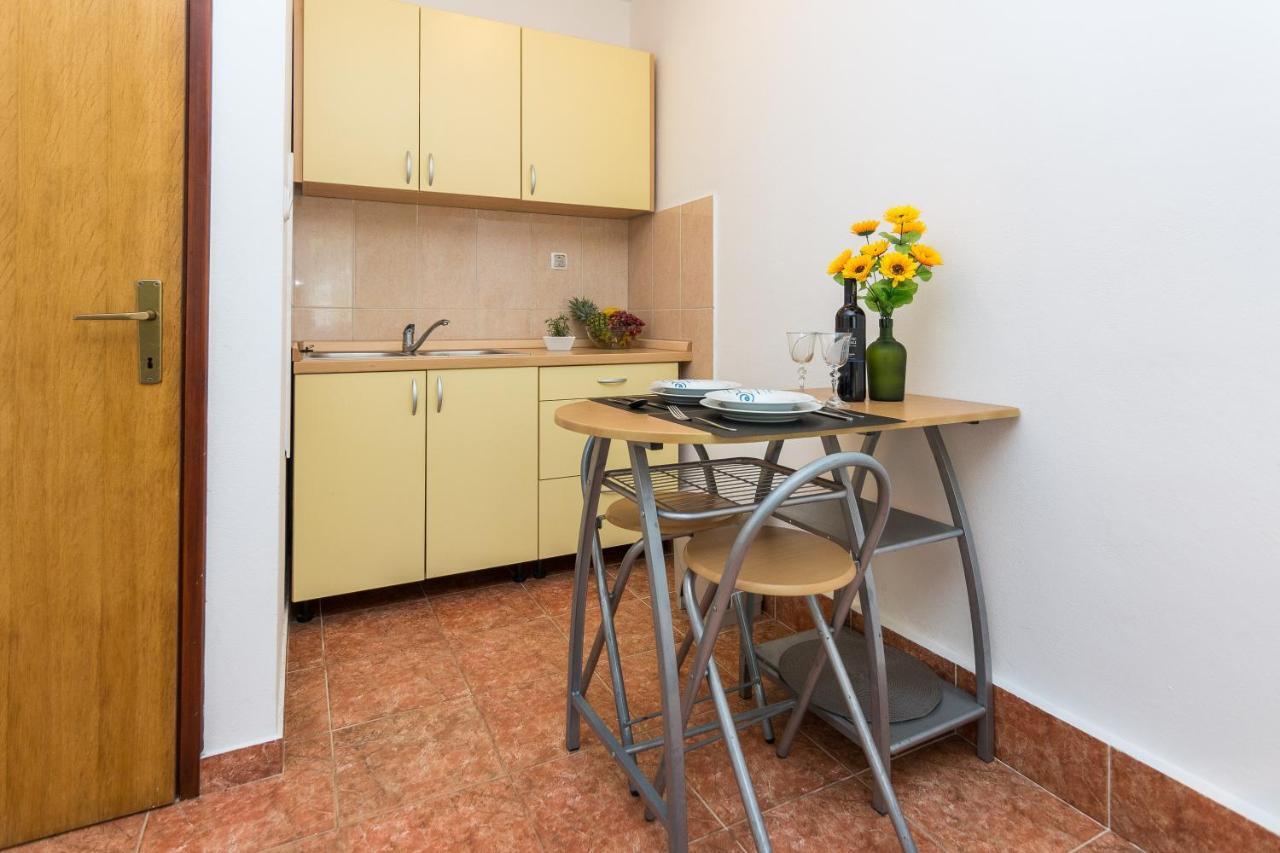Apartments Marko Sukošan Buitenkant foto